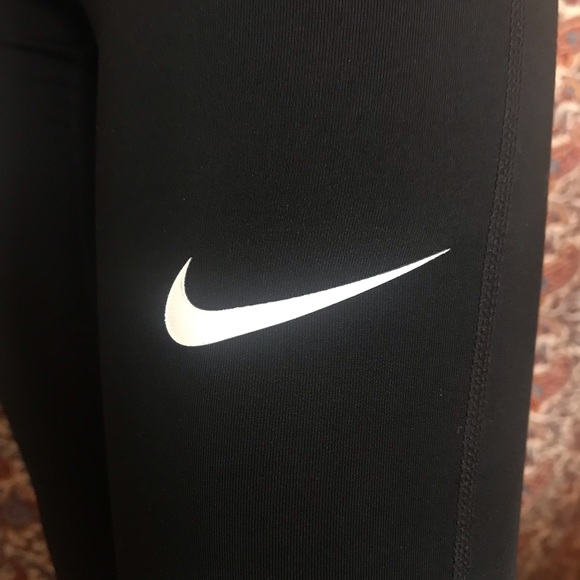 NWOT Nike Dri-Fit Capris Workout Tights Youth Size M Mint Condition - Picture 9 of 10